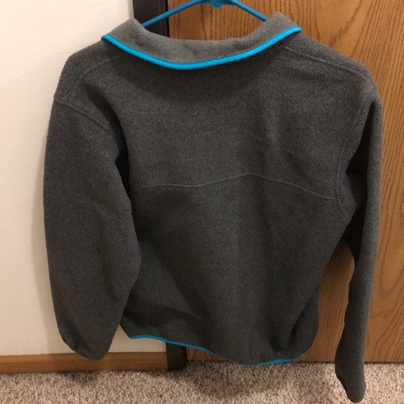 Women’s Medium Gray & Turquoise Patagonia Pullover - Picture 2 of 4